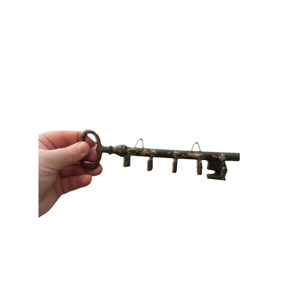 Vtg Brown Black Cast Iron Skeleton Key Shaped 5 Hook Wall Hanging Rack 7 In